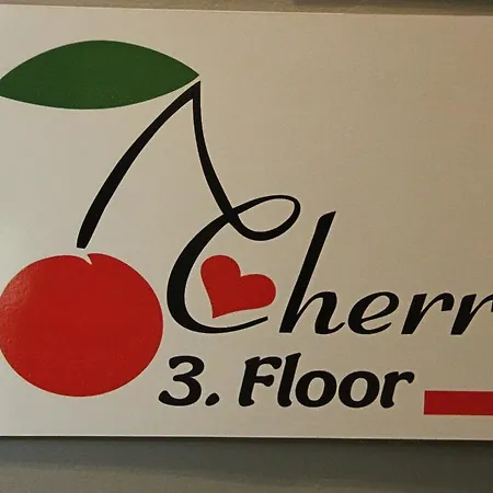 אכסניה Cherry *